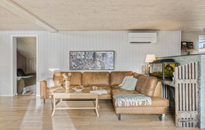 Una Smart TV, una chimenea