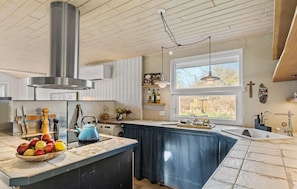Fridge, microwave, dishwasher, coffee/tea maker