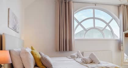 2 Schlafzimmer Unterkunft in Whittington