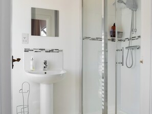 Towels - 2 bedroom accommodation in Whittington (Whittington)