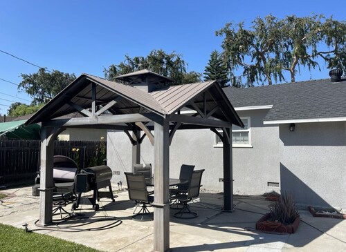 Charming 3-bedroom house with AC and WiFi in welcoming Fullerton