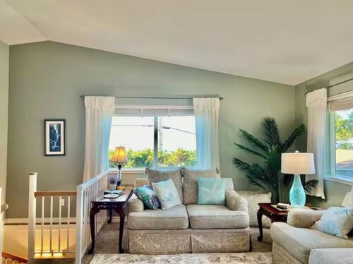 Gold Beach’s favorite family friendly two-story home with ocean views.