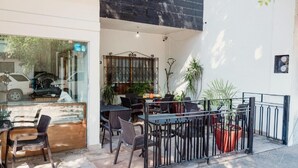 Outdoor dining - Kualena (Puerto Vallarta)