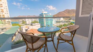 Apartemen Keluarga | Tempat makan outdoor