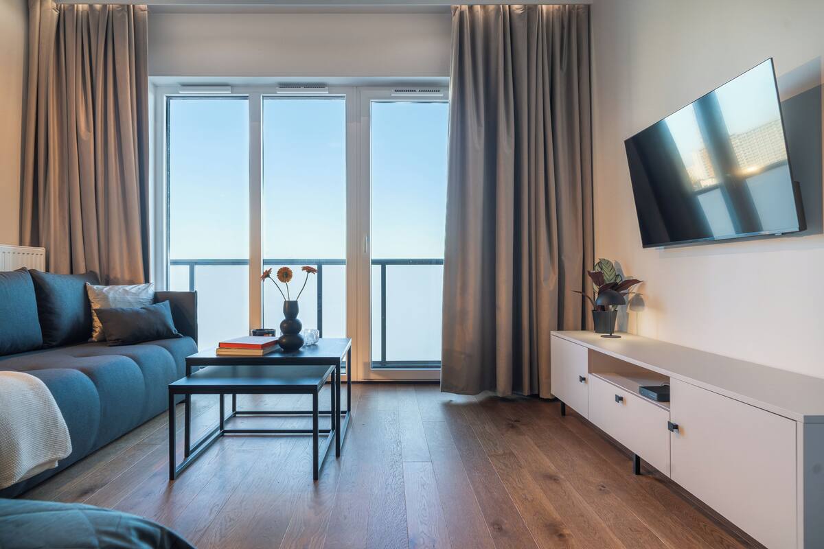 Comfort Studio, City View, Balcony, 11th floor | Bàn ủi/dụng cụ ủi quần áo, truy cập Internet không dây miễn phí 