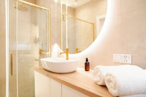 Comfort Studio, Balcony, 5th floor | Bathroom