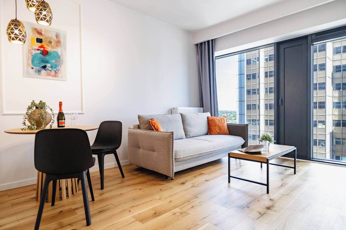 Comfort Studio, City view, 18th floor | Bàn ủi/dụng cụ ủi quần áo, truy cập Internet không dây miễn phí 