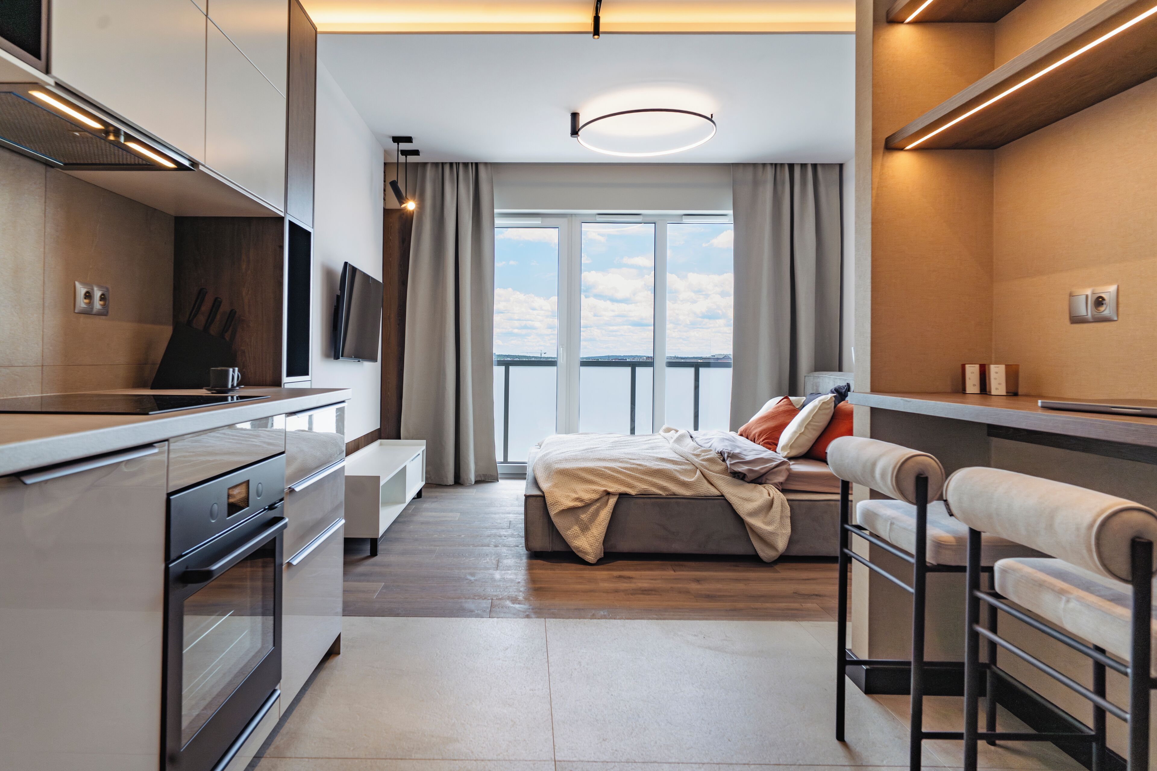 Deluxe Studio, City View, Balcony, 11th floor | Yksilöllisesti sisustettu, yksilöllisesti kalustettu