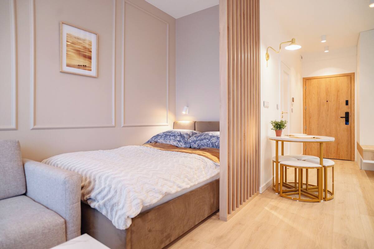 Comfort Studio, Balcony, 5th floor | Bàn ủi/dụng cụ ủi quần áo, truy cập Internet không dây miễn phí