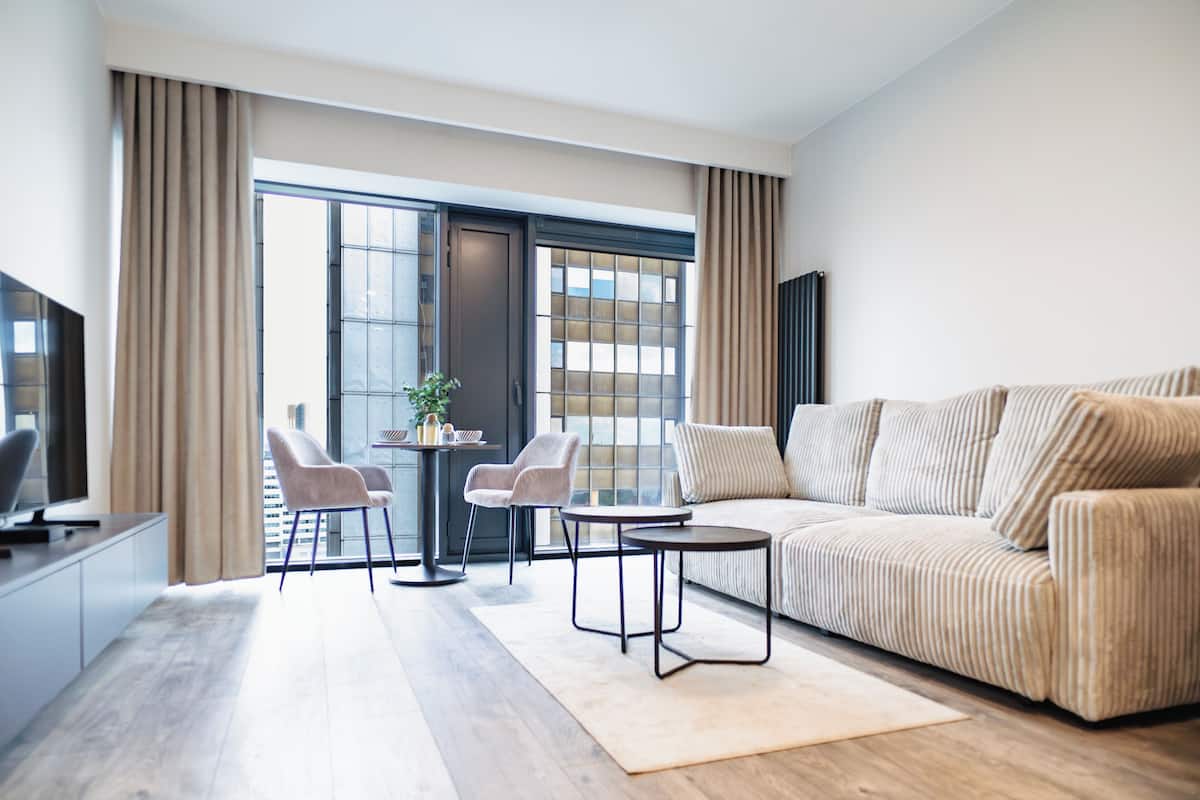 Comfort Studio, City View, 17th floor | Bàn ủi/dụng cụ ủi quần áo, truy cập Internet không dây miễn phí 