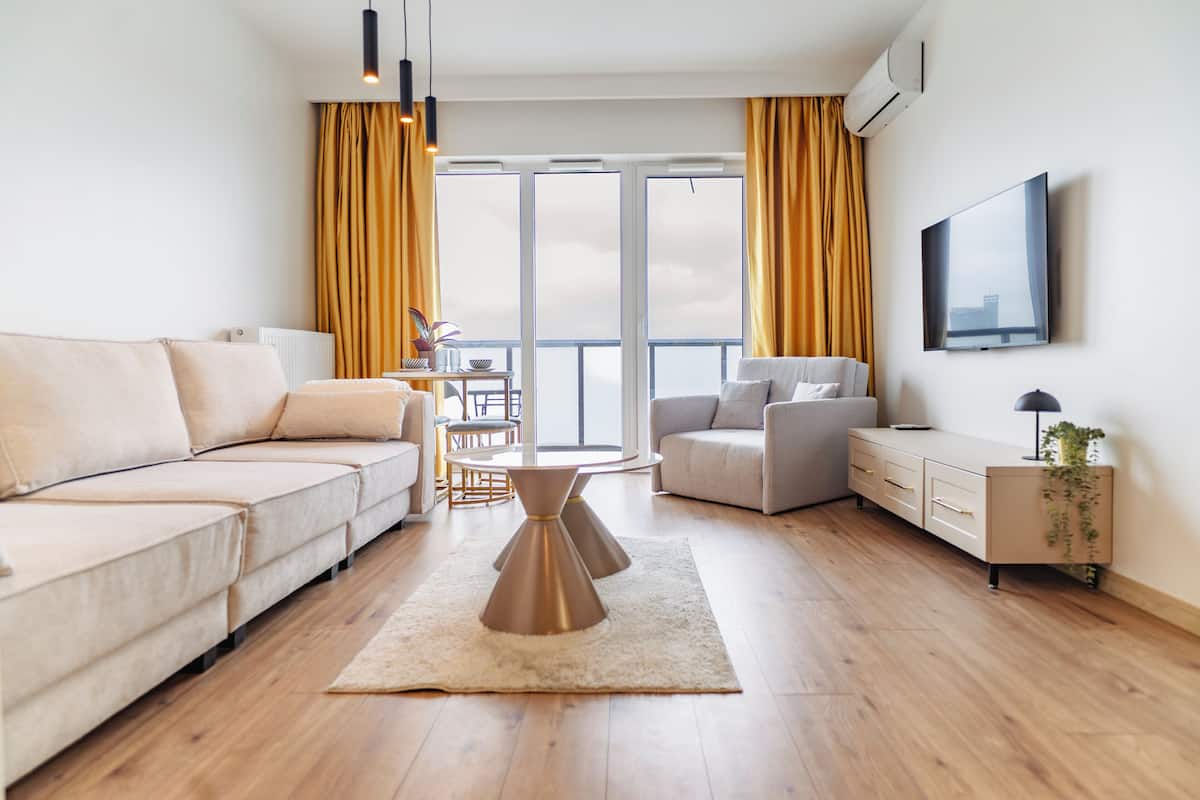 Comfort Studio, City view, Balcony, 16th floor | Bàn ủi/dụng cụ ủi quần áo, truy cập Internet không dây miễn phí 