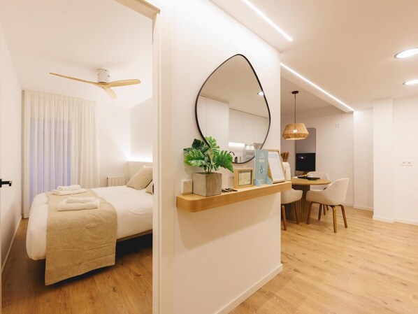 2 bedrooms, iron/ironing board, Internet, bed sheets