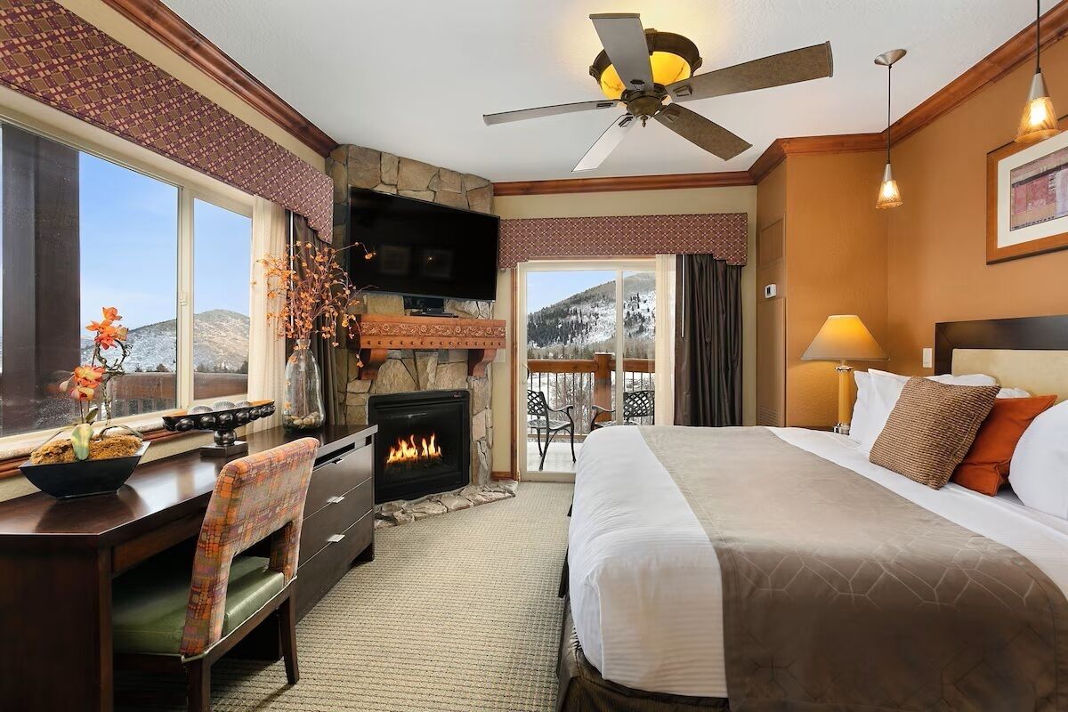 4 bedrooms, desk, iron/ironing board, free WiFi