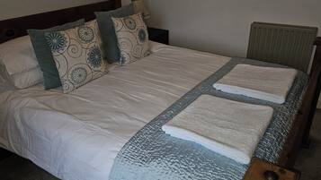 1 bedroom, iron/ironing board, bed sheets