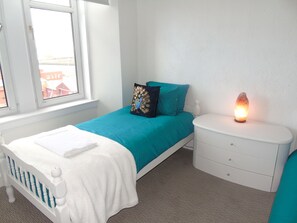 2 quartos, ferros/tábuas de passar roupa, Wi-Fi, roupa de cama