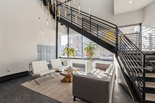 Newly Remodeled BOHO Condo - 1 Block to Mass Street!