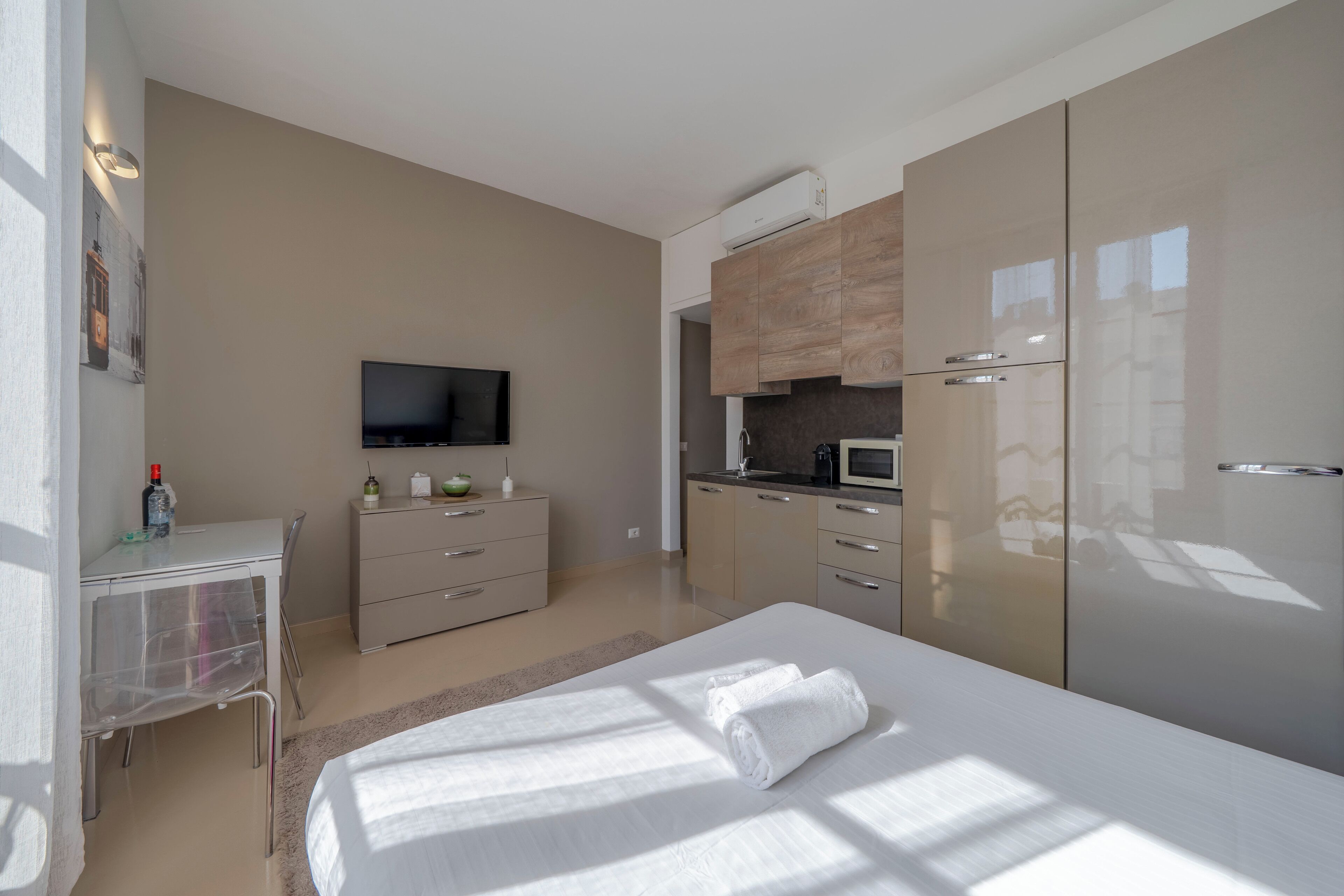 مكواة/لوح كي وواي فاي مجانًا