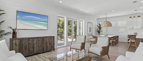 Smart-TV, peis og bordtennis