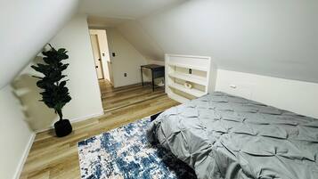 2 bedrooms, desk, free WiFi, bed sheets