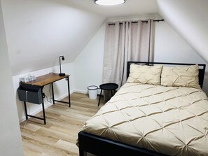 2 sovrum, skrivbord, gratis wi-fi och sängkläder