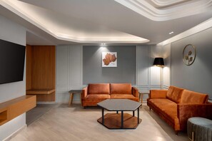 Hypo-allergenic bedding, in-room safe, desk, laptop workspace - Ramada Encore By Wyndham Rajbagh Srinagar (Srinagar)