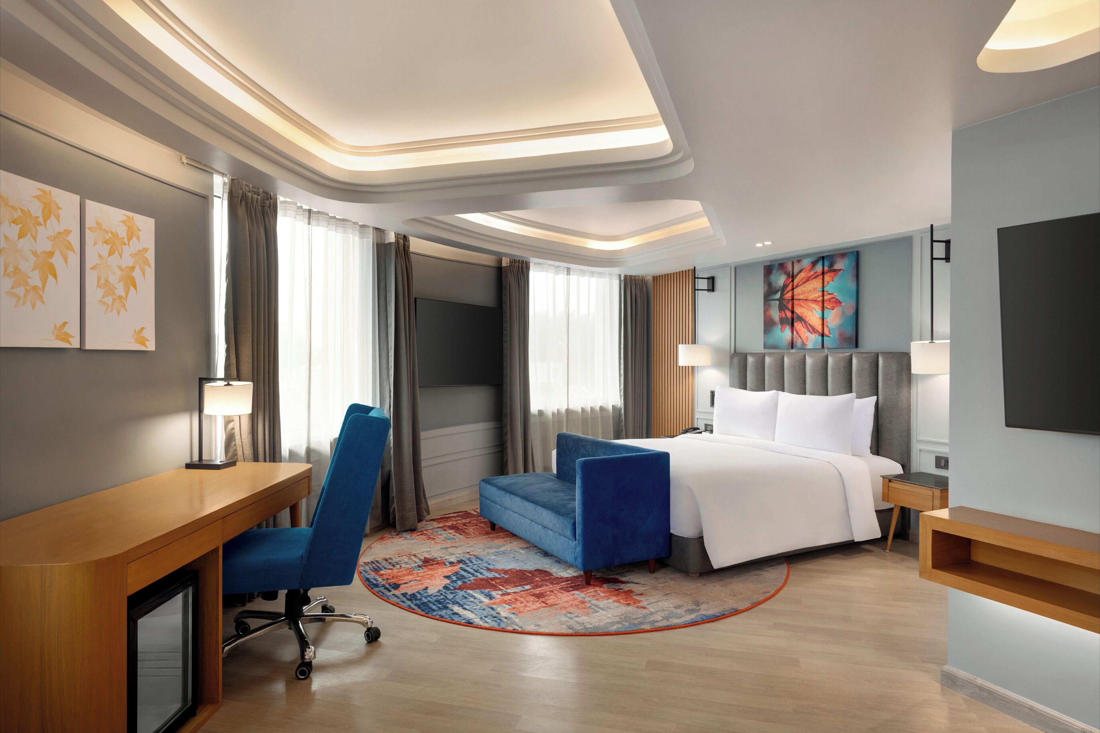 Premium Suite, 1 King Bed, City View | Hypo-allergenic bedding, in-room safe, desk, laptop workspace