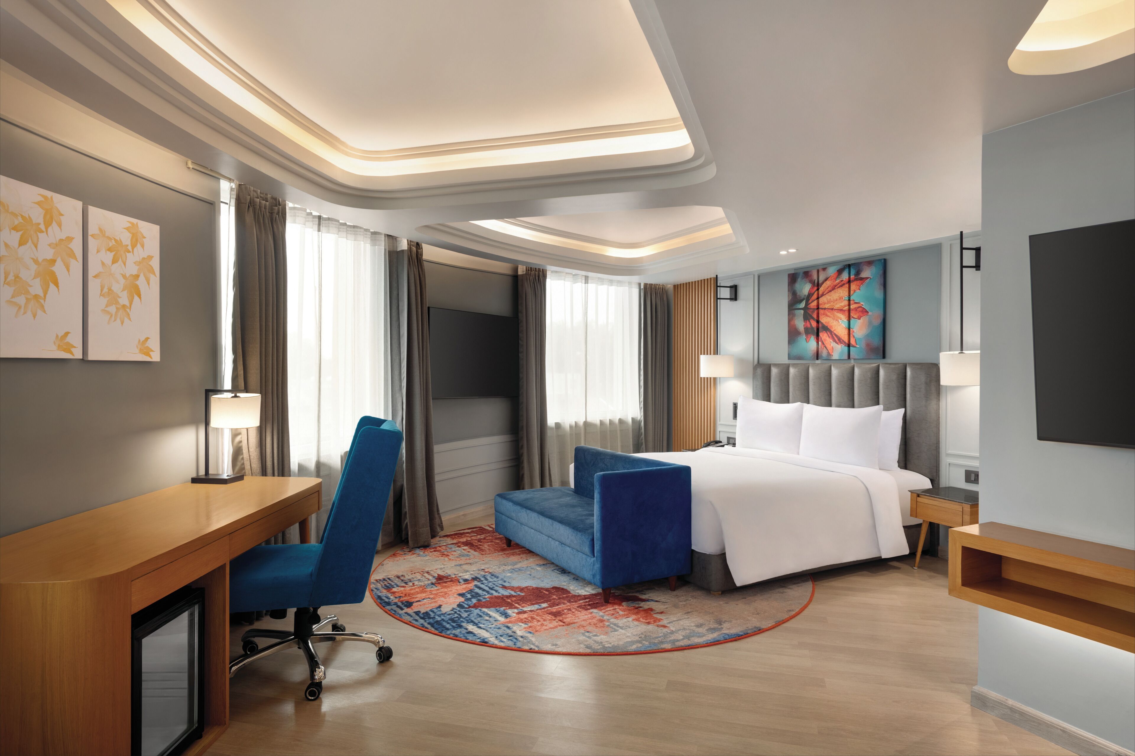 Premium Suite, 1 King Bed, City View | Hypo-allergenic bedding, in-room safe, desk, laptop workspace