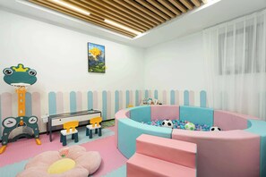 Children’s play area – outdoor - Days Inn By Wyndham Zunyi Conference Site (Zunyi)
