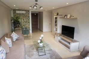 Living area - Serenity Apartment: Self Check in, Tramway, Garage,wifi (Casablanca)