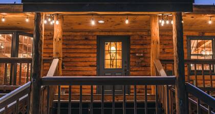 Log Cabin+ 5 Min to Ski Okemo! + Hot Tub!