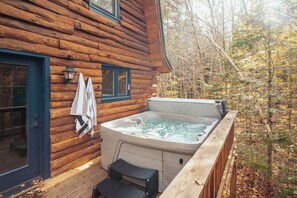 Bañera de hidromasaje al aire libre