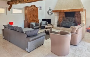 Télévision, cheminée