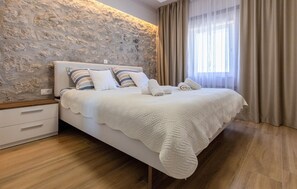 3 chambres, lit parapluie, Wi-Fi gratuit, draps fournis