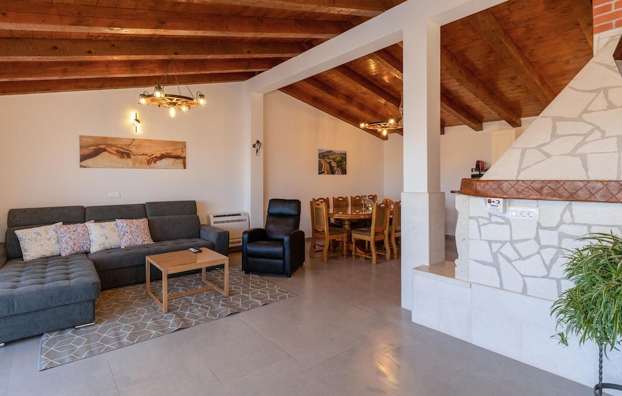 3 Bedroom Stunning Home In Mliniste - Neum