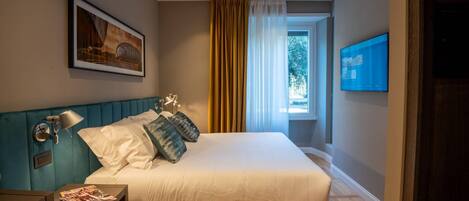 1 bedroom, in-room safe, desk, iron/ironing board