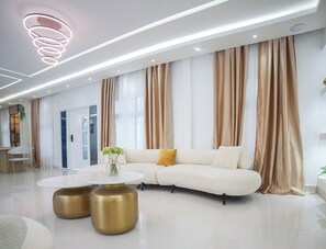 Living area - In the heart of Bonamoussadi, our guest house offers exceptional comfort! (Douala)