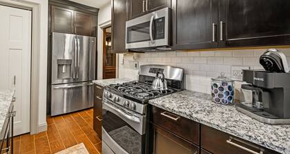 Heritage House in Pittsburgh on Mt Washington - Charming 3BR, 2.5b Sleeps 7+