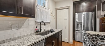 Heritage House in Pittsburgh on Mt Washington - Charming 3BR, 2.5b Sleeps 7+