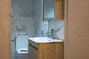 Dusche, Handtücher, Seife, Toilettenpapier