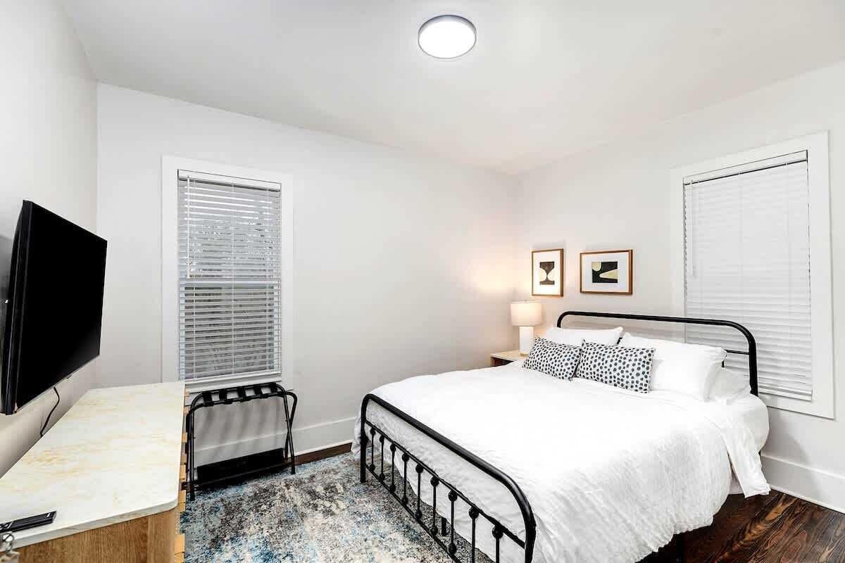 5 bedrooms, iron/ironing board, travel cot, WiFi