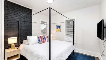 5 bedrooms, iron/ironing board, travel crib, WiFi