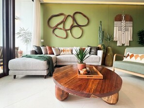 Luxury Condo, Valley View | Living area