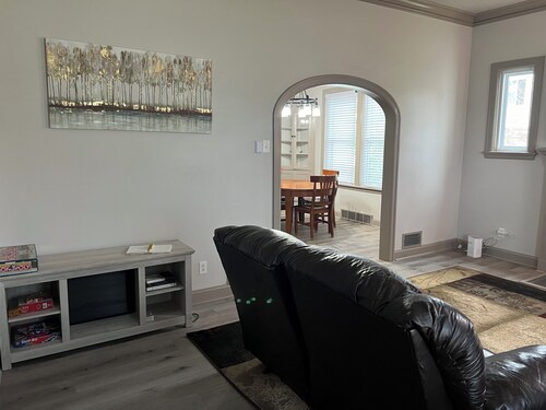 State Street House; 3-br house; PETS WELCOME; Litchfield