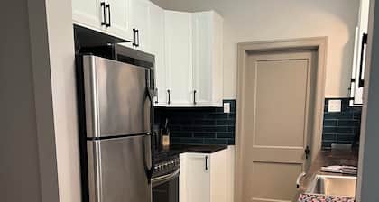 State Street House; 3-br house; PETS WELCOME; Litchfield