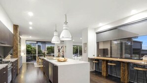 Coffee/tea maker, fridge, microwave, oven - Ohana Luxury Retreat-beach access, heated pool (Blairgowrie)