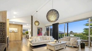 TV, fireplace, offices - Ohana Luxury Retreat-beach access, heated pool (Blairgowrie)