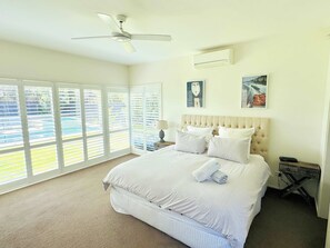 4 bedrooms, iron/ironing board, WiFi, bed sheets - Royadie Resort - Pool, Spa, Tennis, 500m to beach (Blairgowrie)
