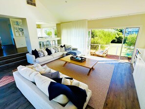 电视、壁炉、办公室