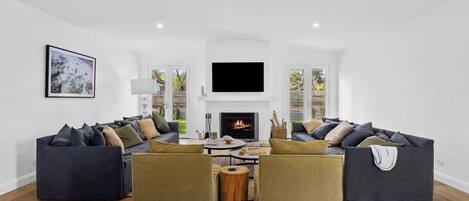 TV, fireplace, offices