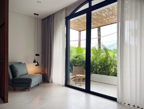 Dobbeltrom – superior | Safe på rommet, blendingsgardiner og strykejern/-brett